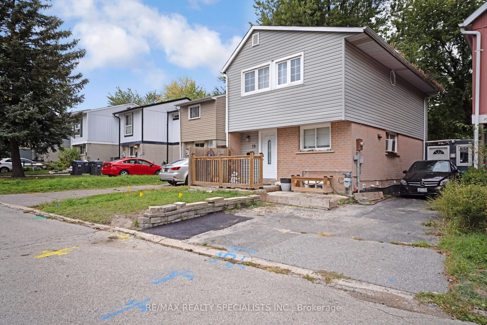 19 Gatsby Square, ON L6S 2H4