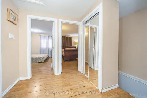 19 Gatsby Square, ON L6S 2H4