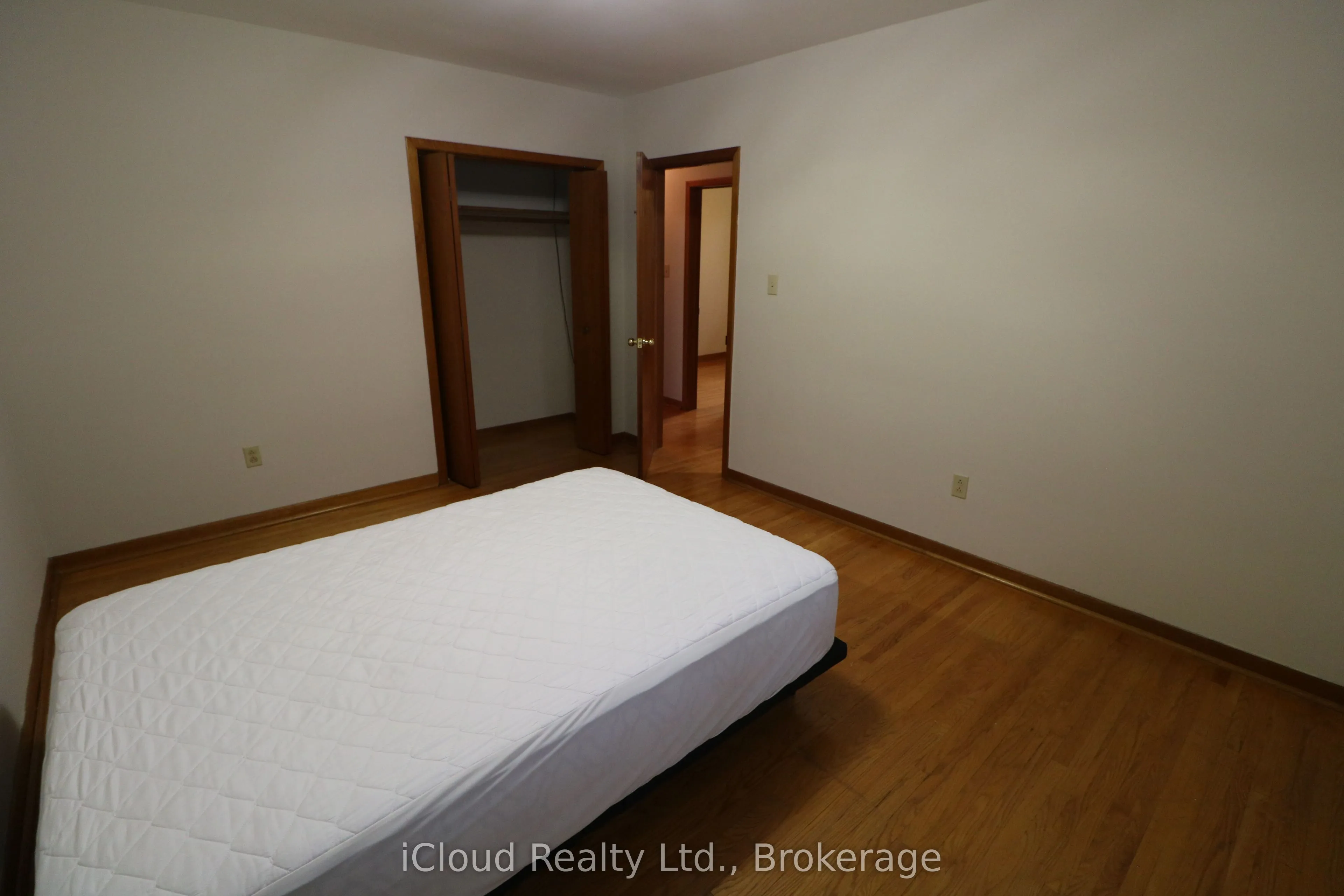 61 Rockbank Crescent, ON M9M 1L1