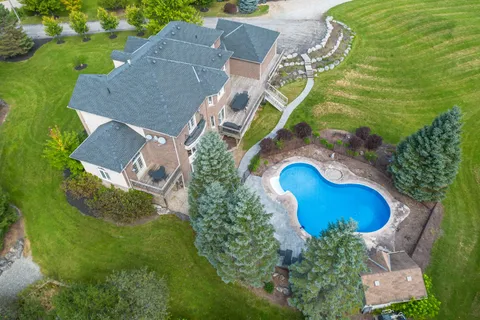 11170 Menzies Court, ON L0P 1B0