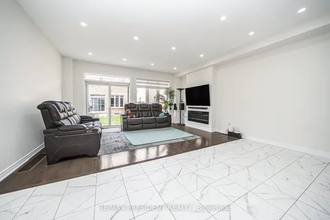 25 Adventura Road, ON L7A 5A7