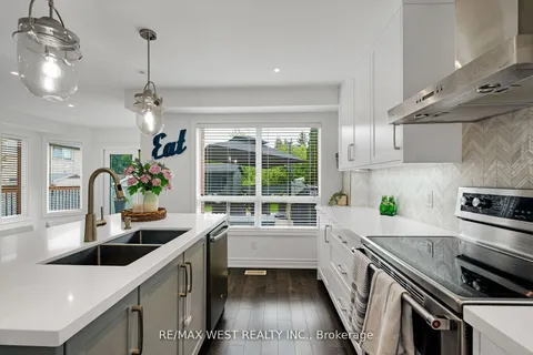 43 Wakely Boulevard, ON L7E 2H1