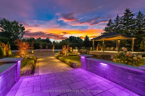 8 Evergreen Avenue, ON L6P 0R1