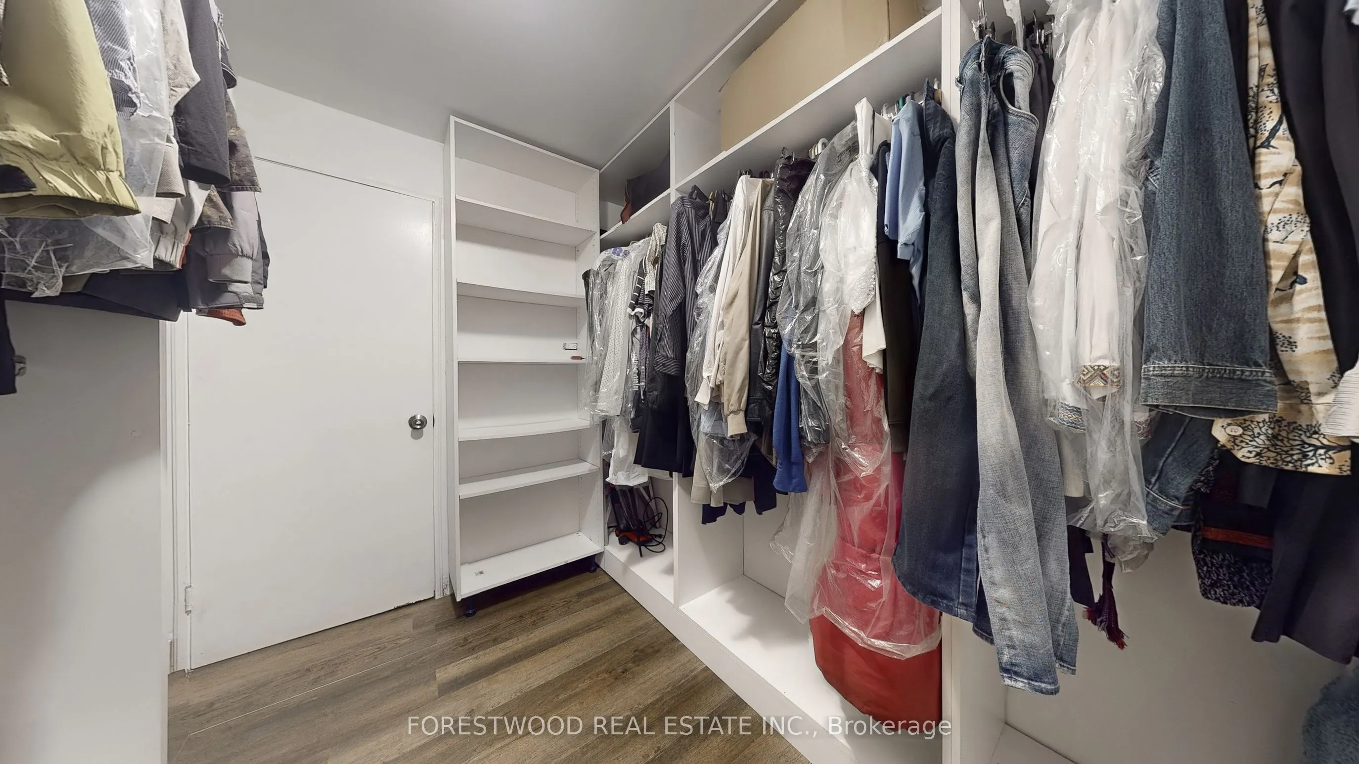 571 Silver Creek Boulevard, ON L5A 2B6