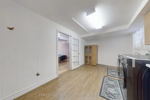 571 Silver Creek Boulevard, ON L5A 2B6