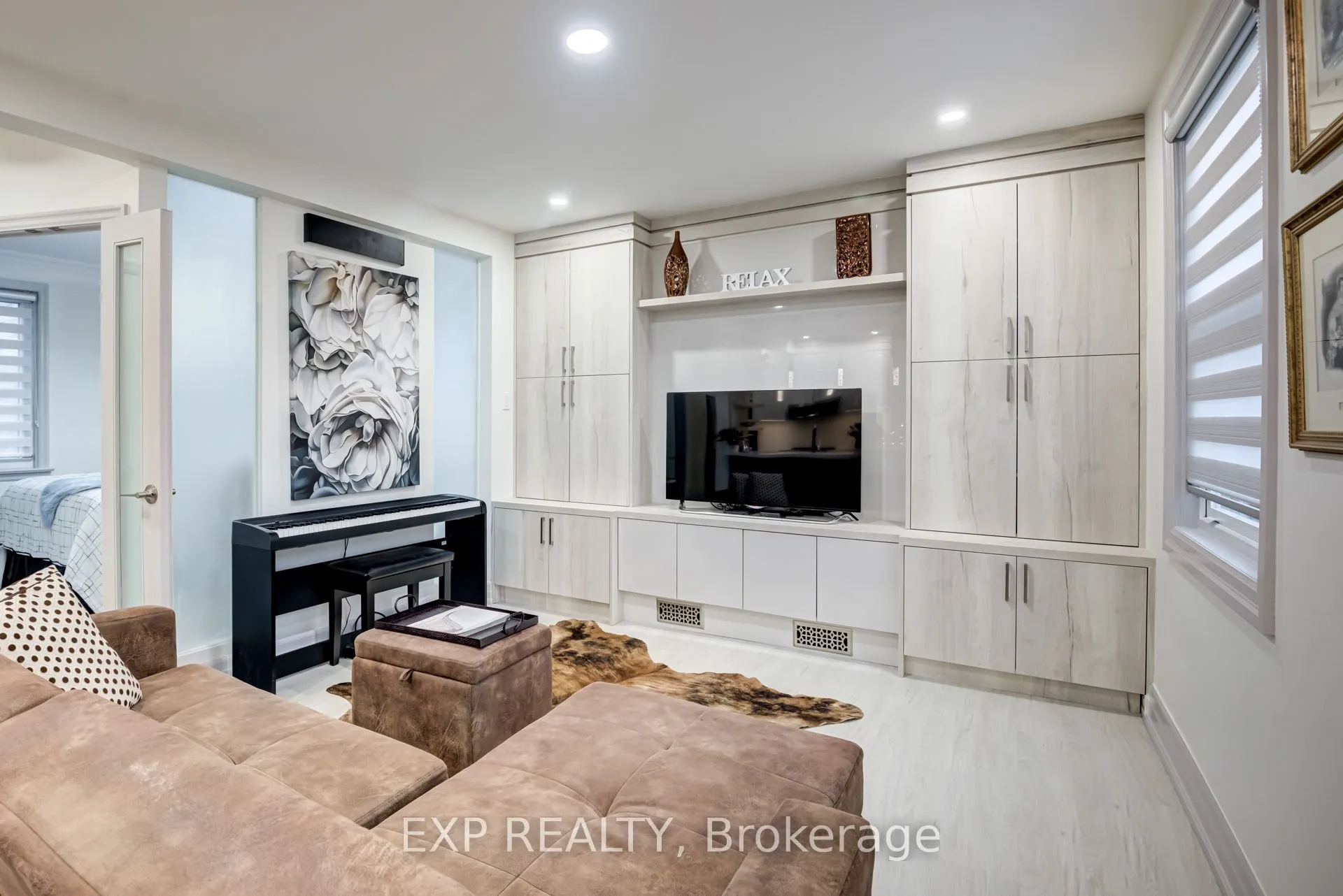 19 Albani Street, ON M8V 1X3