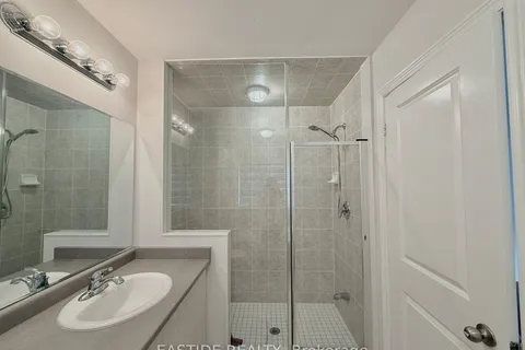 118 Finegan Circle, ON L7A 4Z9