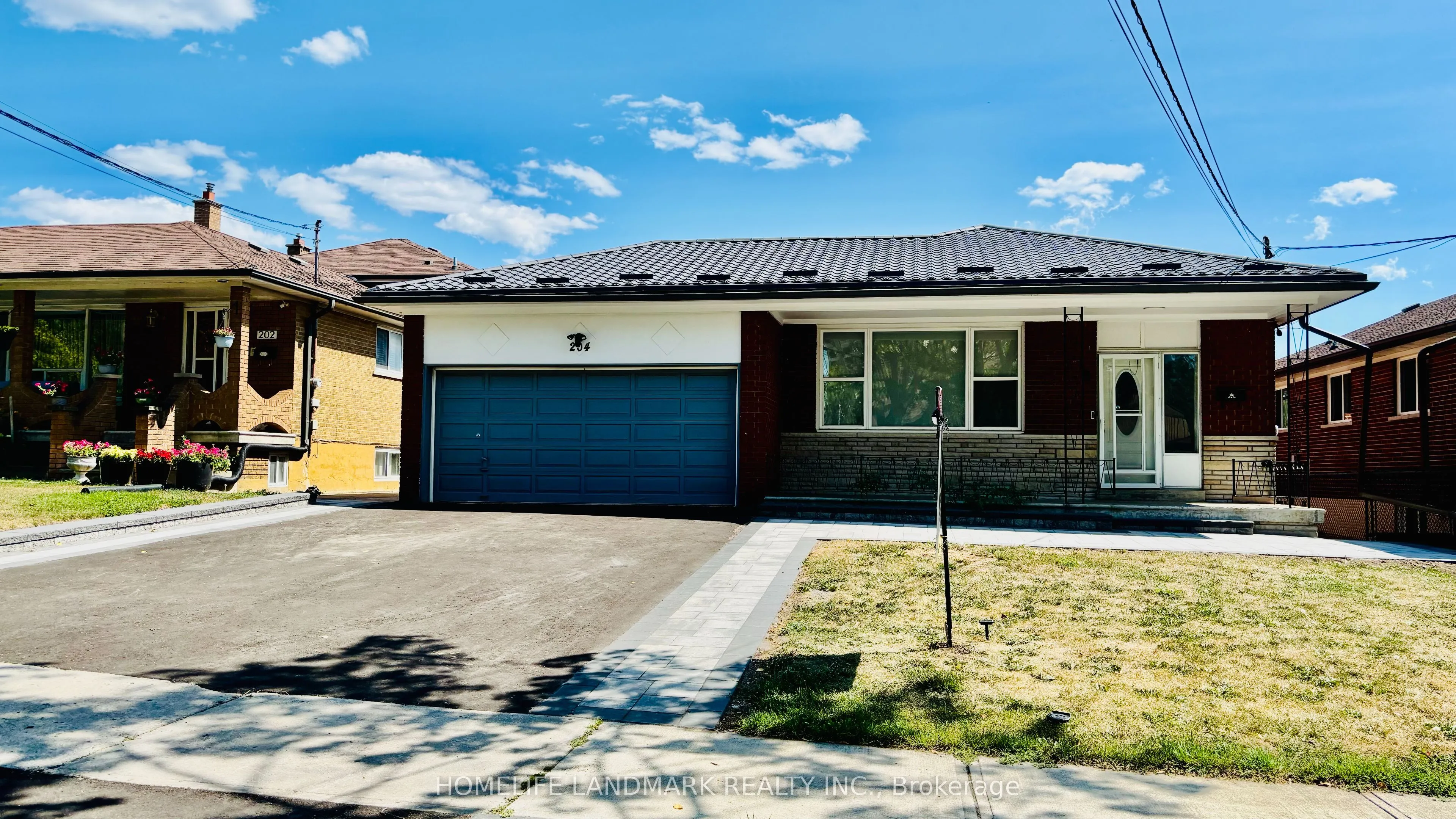 204 Derrydown Road, ON M3J 1S1