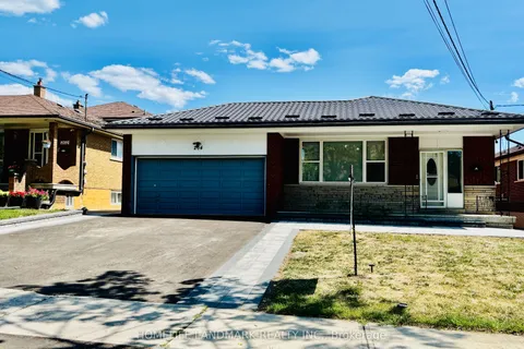 204 Derrydown Road, ON M3J 1S1