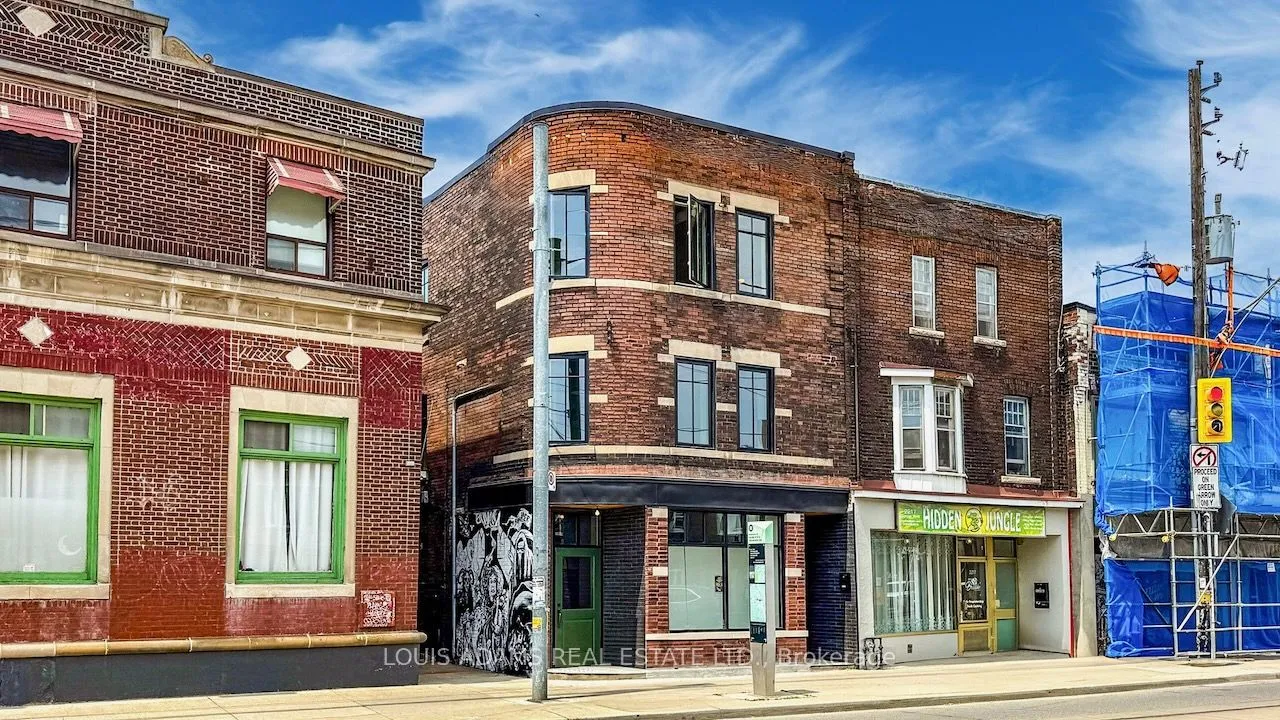 2215 Dundas Street, ON M6R 1X6