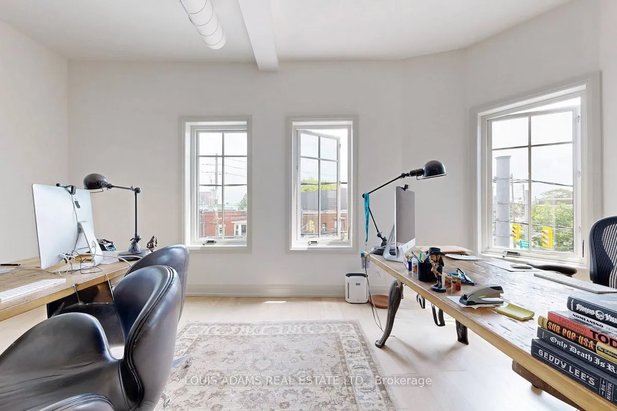 2215 Dundas Street, ON M6R 1X6