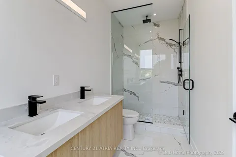 29B Chryessa Avenue, ON M6N 4T4