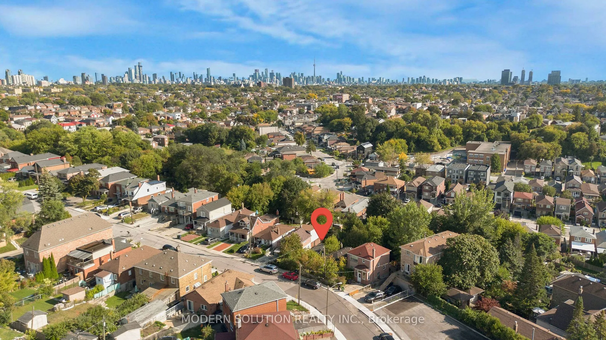 Detached interior view at 5A Dynevor Road Toronto