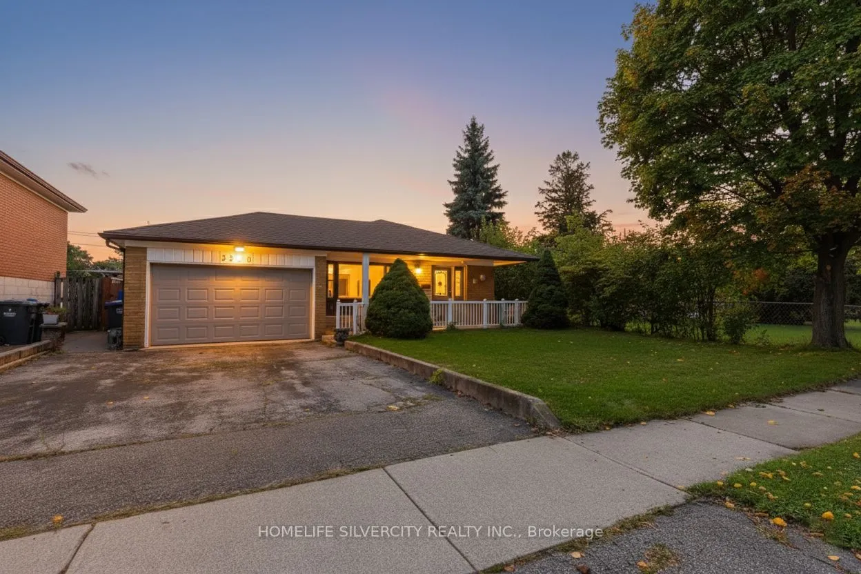 3350 Lehigh Crescent, ON L4T 1W8