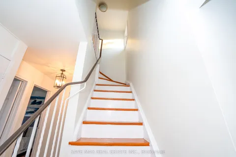 28 Gailwood Court, ON L6S 2E2