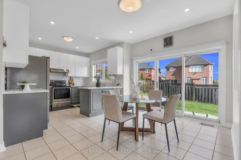 4839 Marble Arch Mews, ON L5M 7R1