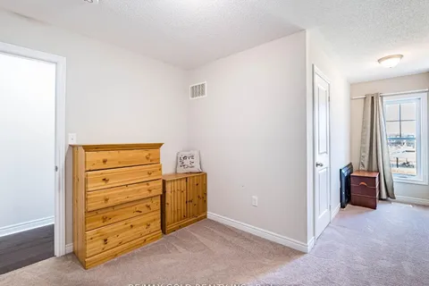 19 Sudeley Lane, ON L7A 4Z7