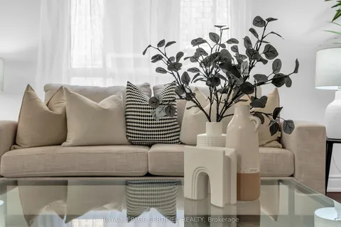 5513 Holbrook Road, ON L5M 5G3