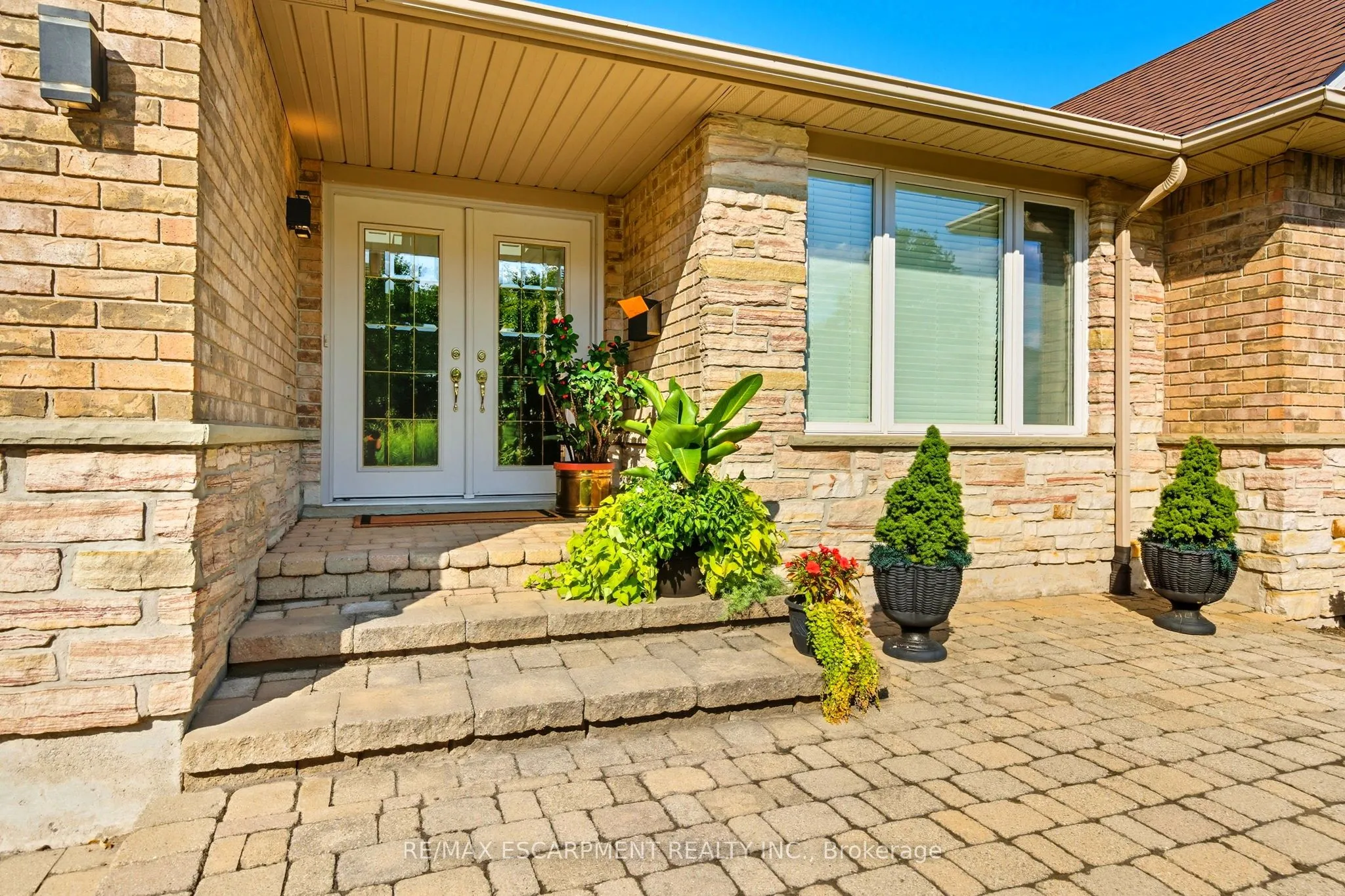 1104 Crofton Way, ON L7P 4W8