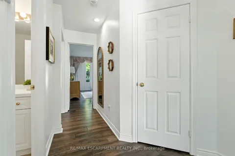 1104 Crofton Way, ON L7P 4W8