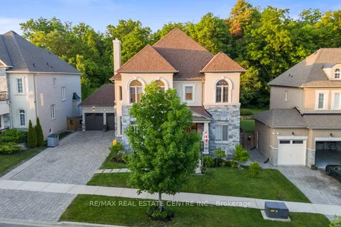 10 Crown Forest Court, ON L6Y 2Y5