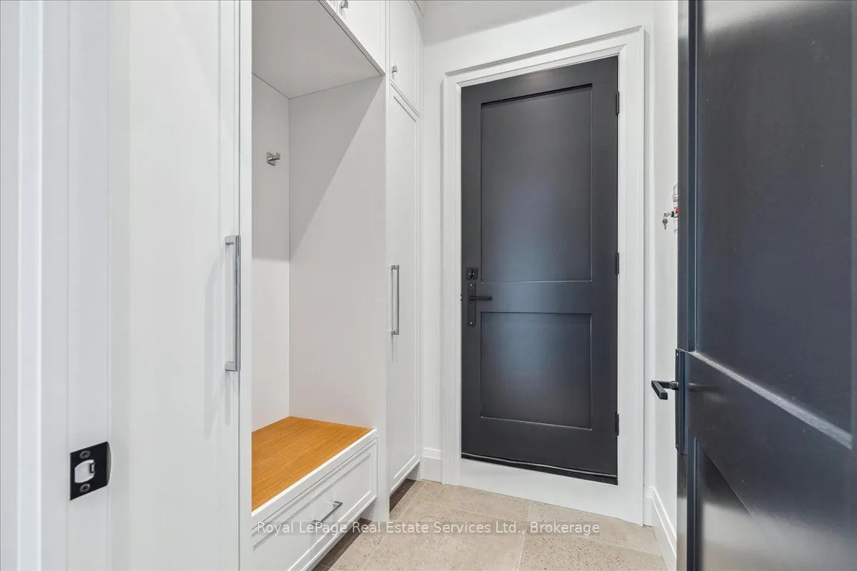 70 Navy Street, ON L6J 2Y9