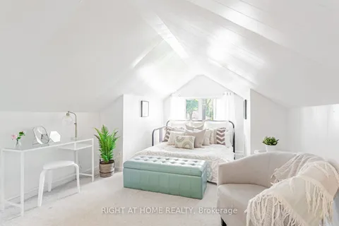 46 Clissold Road, ON M8Z 4T5