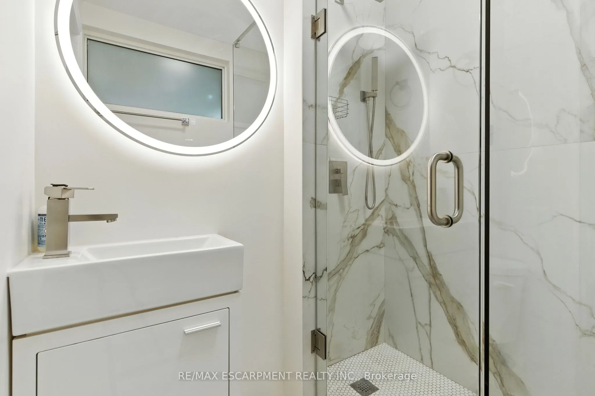 230 South Service Road, ON L5G 2S1