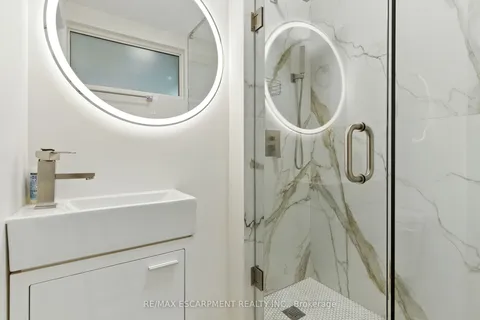 230 South Service Road, ON L5G 2S1