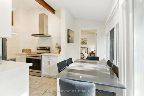 230 South Service Road, ON L5G 2S1