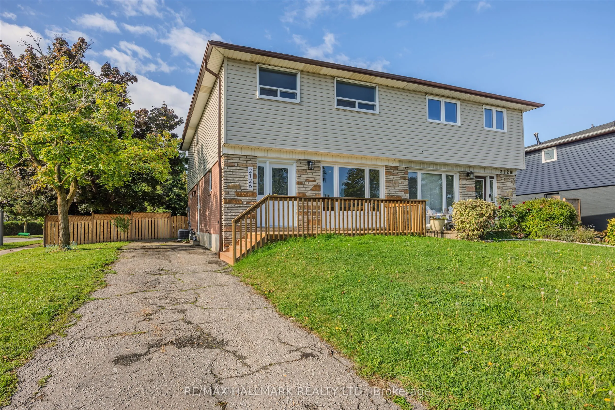 2126 Pashak Court, ON L5A 1H7