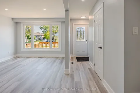 2126 Pashak Court, ON L5A 1H7