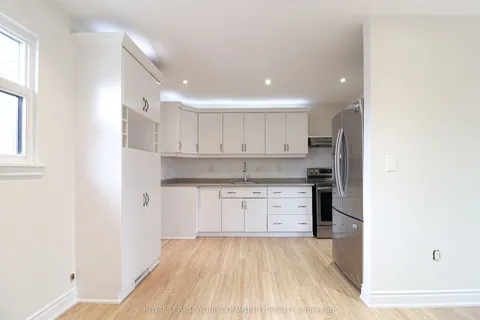 15 Golding Avenue, ON L6W 1M5