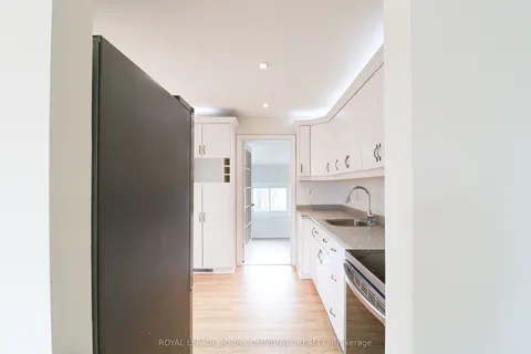 15 Golding Avenue, ON L6W 1M5