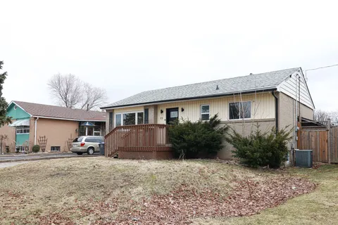 15 Golding Avenue, ON L6W 1M5