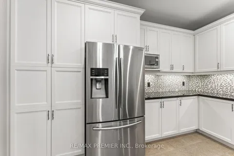 71 Hoey Crescent, ON L6M 0W4