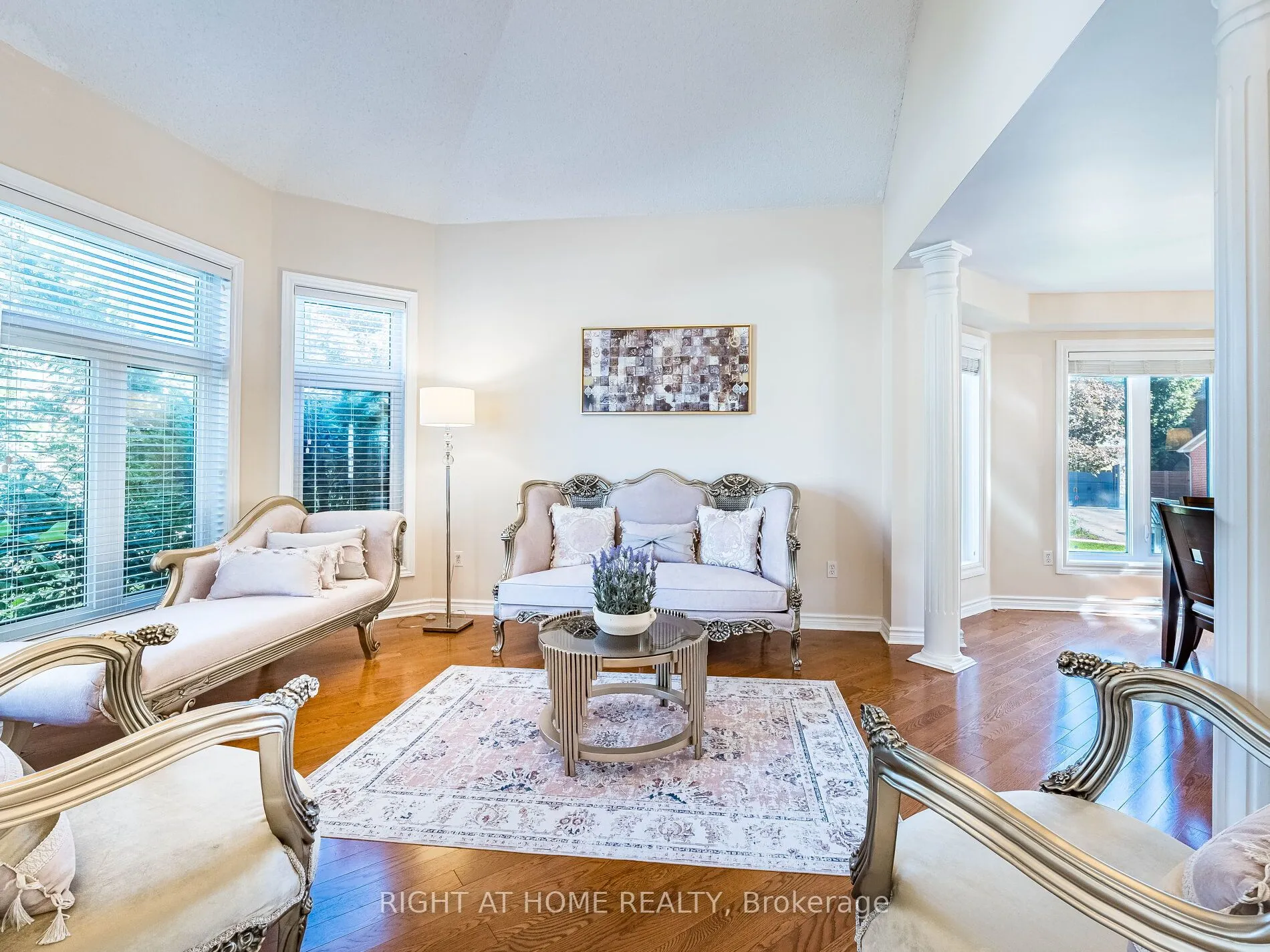 2204 Carpenters Circle, ON L6M 3C7