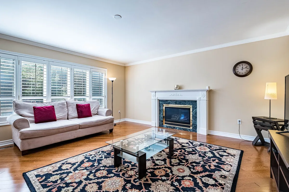 2204 Carpenters Circle, ON L6M 3C7