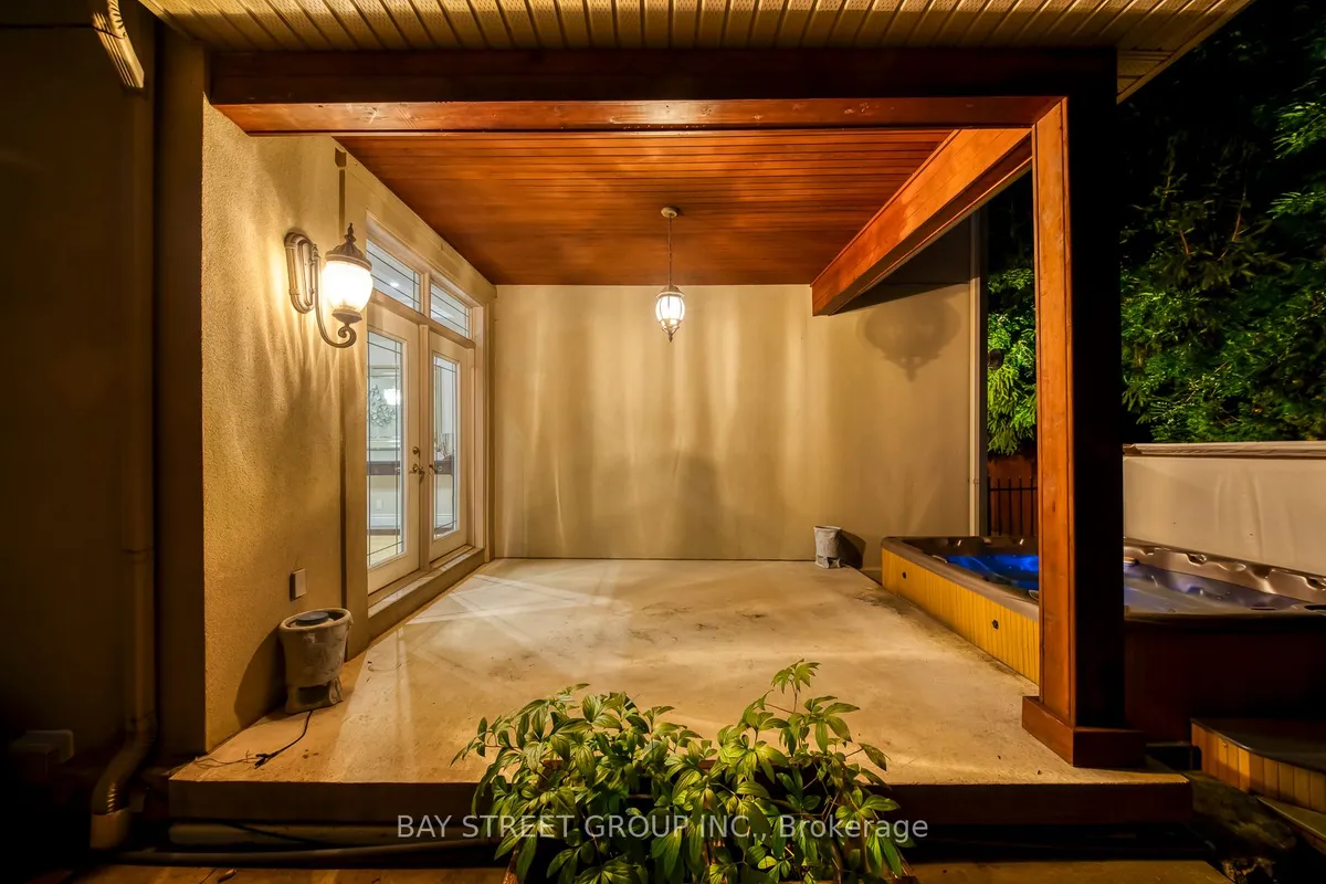 452 Avon Crescent, ON L6J 2T3