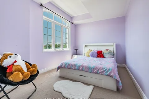 36 Treegrove Crescent, ON L7A 0K4