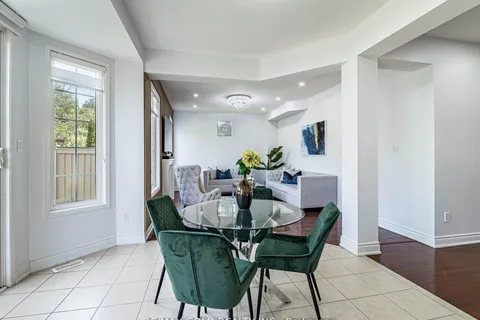 36 Treegrove Crescent, ON L7A 0K4