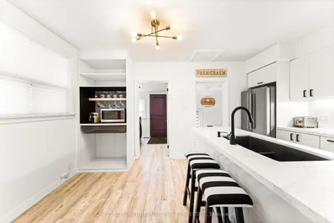 905 Glencairn Avenue, ON M6B 2A6