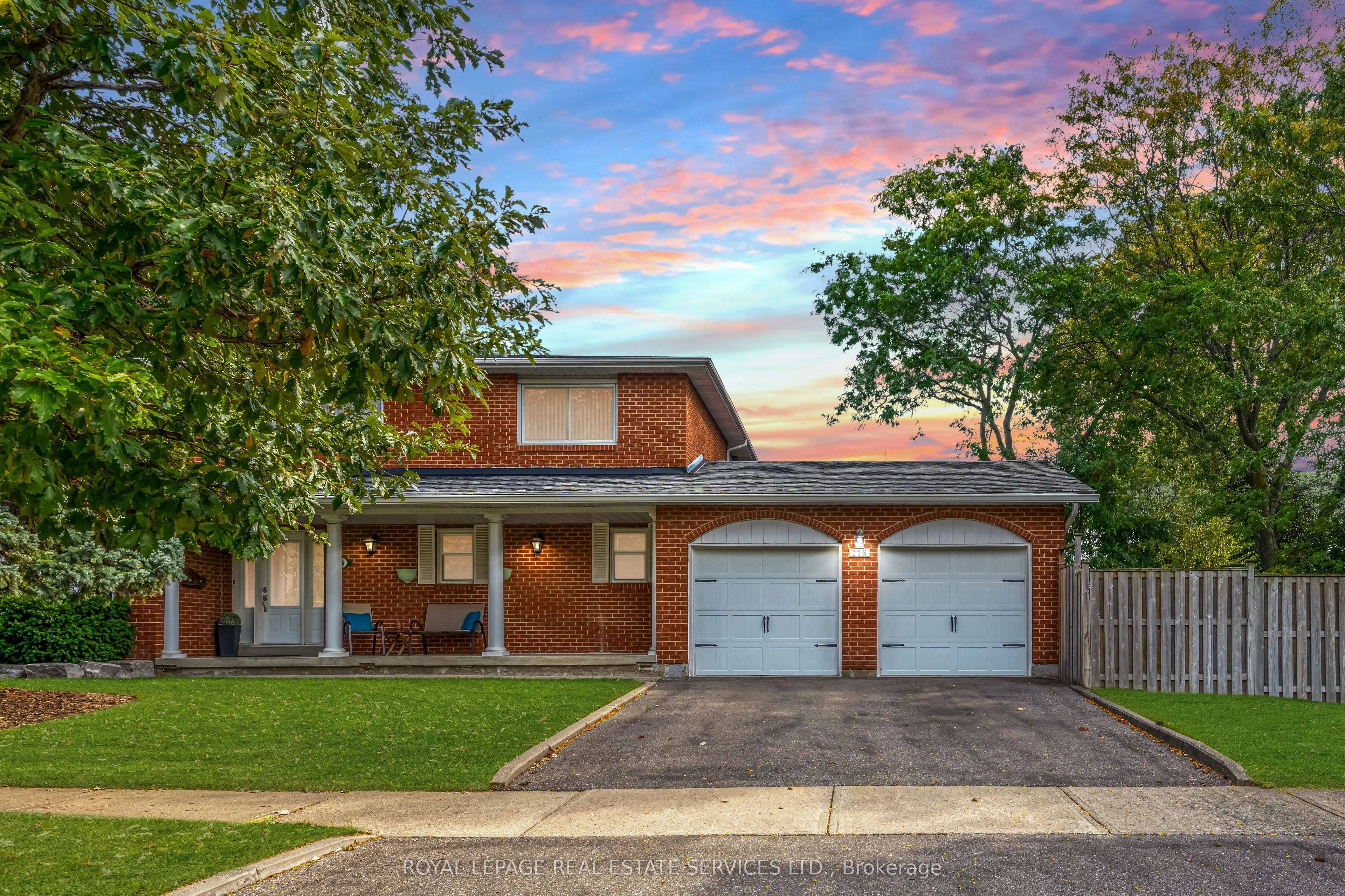 716 Cameron Court, ON L5C 3B9