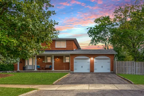 716 Cameron Court, ON L5C 3B9