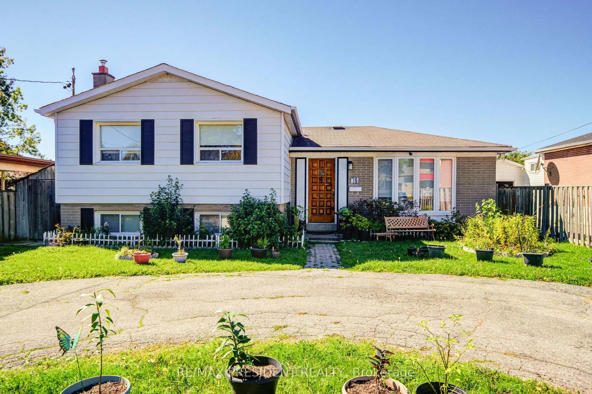 74 Bloomington Crescent, ON M3N 1R1