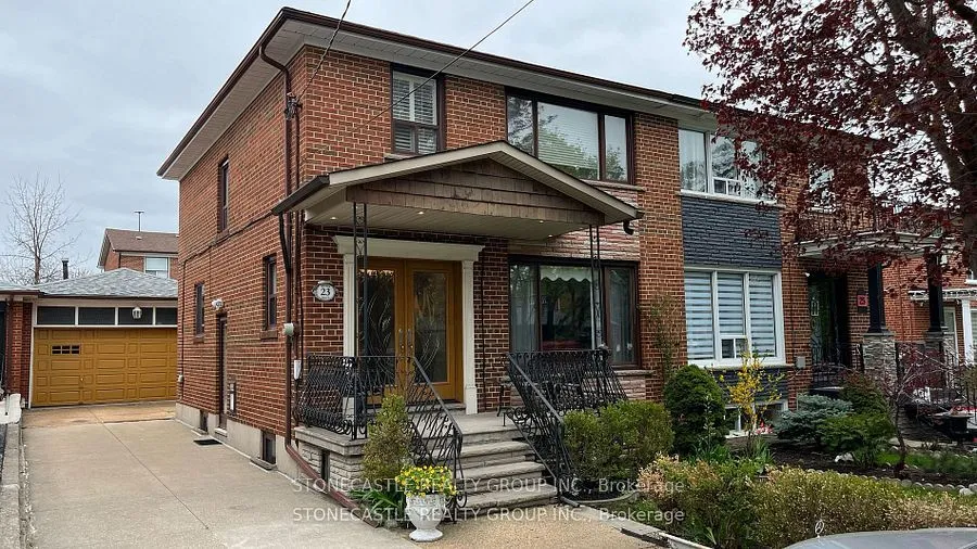 23 Quinan Drive, ON M6L 1E8