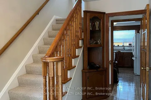 23 Quinan Drive, ON M6L 1E8