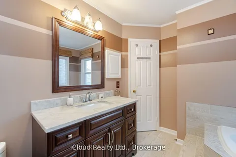 1615 Sir Monty's Drive, ON L5N 4R1