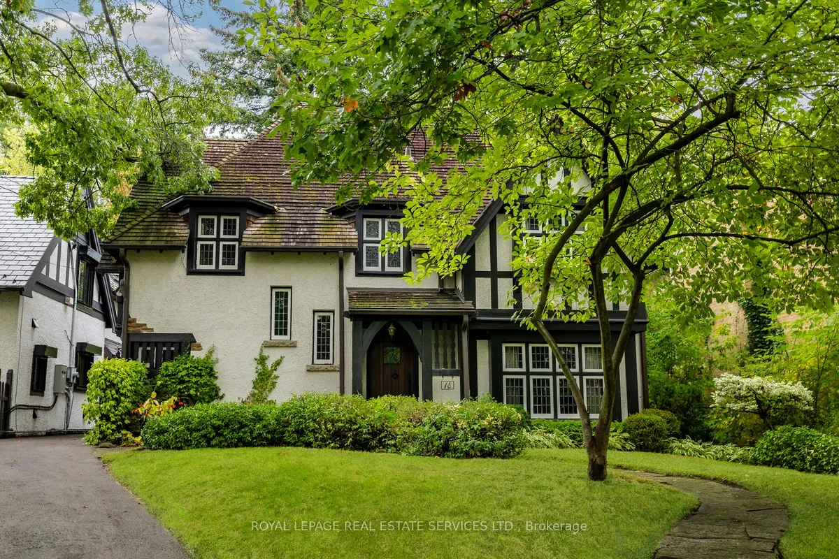 18 Queen Marys Drive, ON M8X 1S2