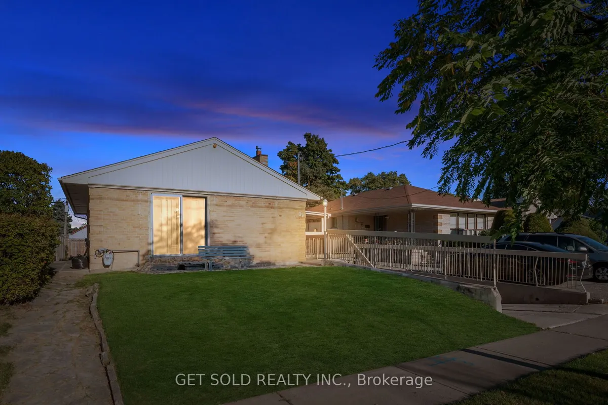 39 Pakenham Drive, ON M9W 4B2